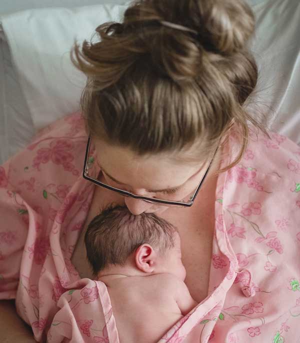 Mama und Baby Hautkontakt